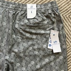NWT Southern Tide Channel performance shorts Sz L
